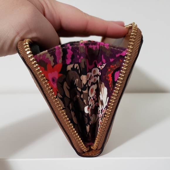 SOLD Vera Bradley Wallet - Picture 5 of 5